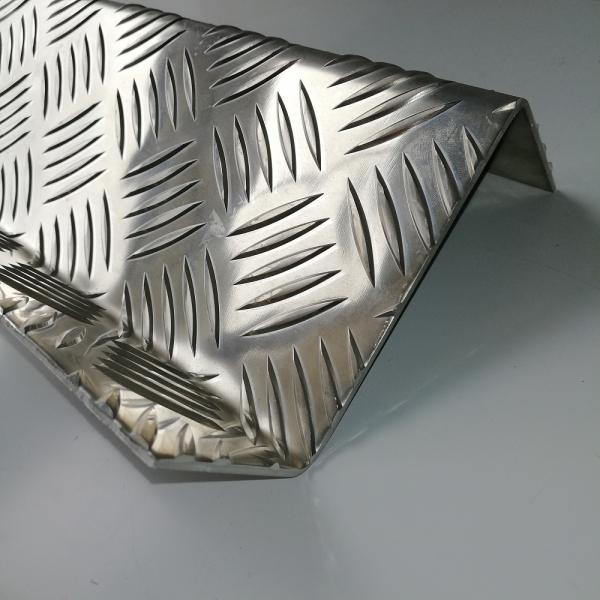 Z-Profil aus Alu Riffelblech Quintett 5/6,5 mm Z-Profil aus Alu Riffelblech Quintett 5/6,5 mm